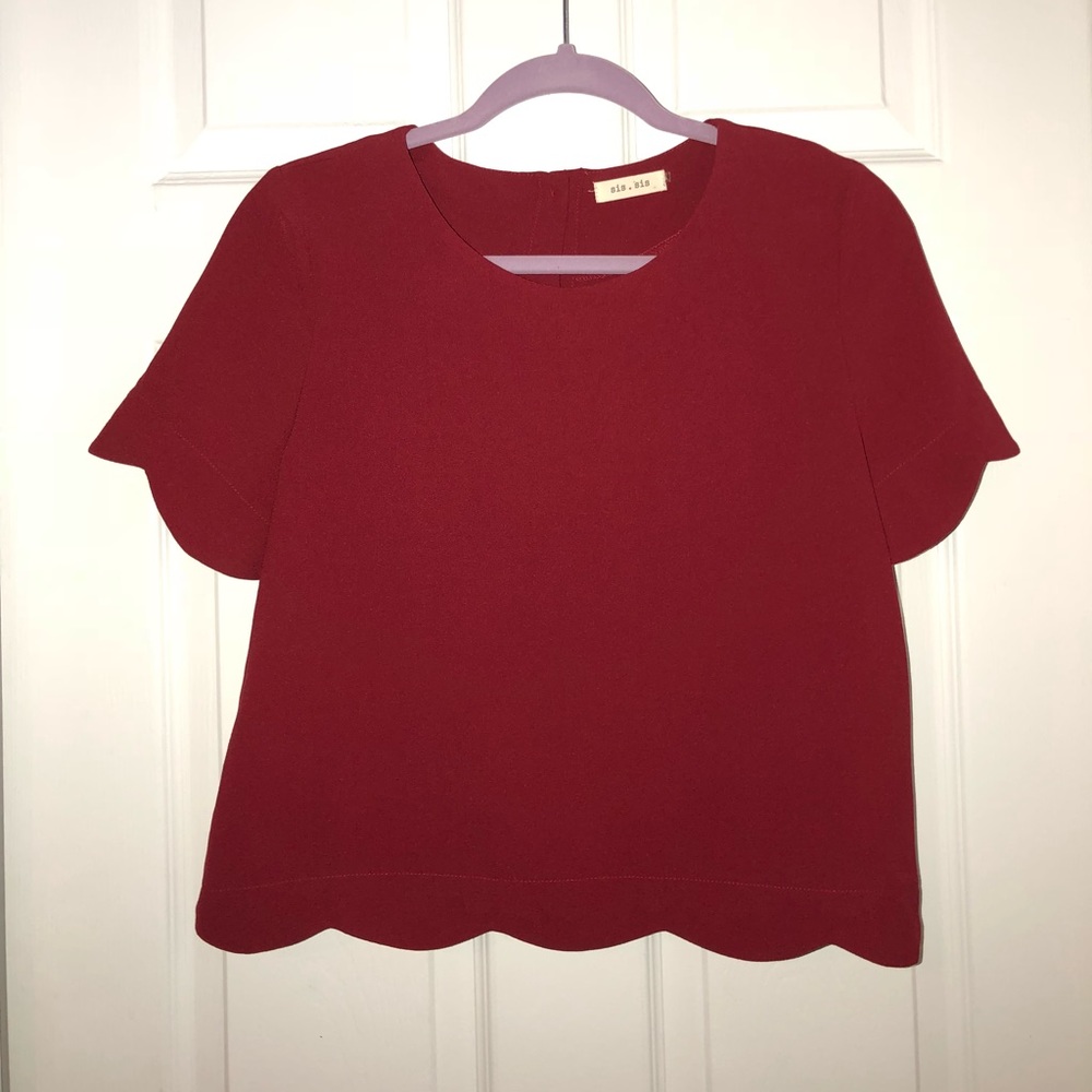Button-backed Scallop Top